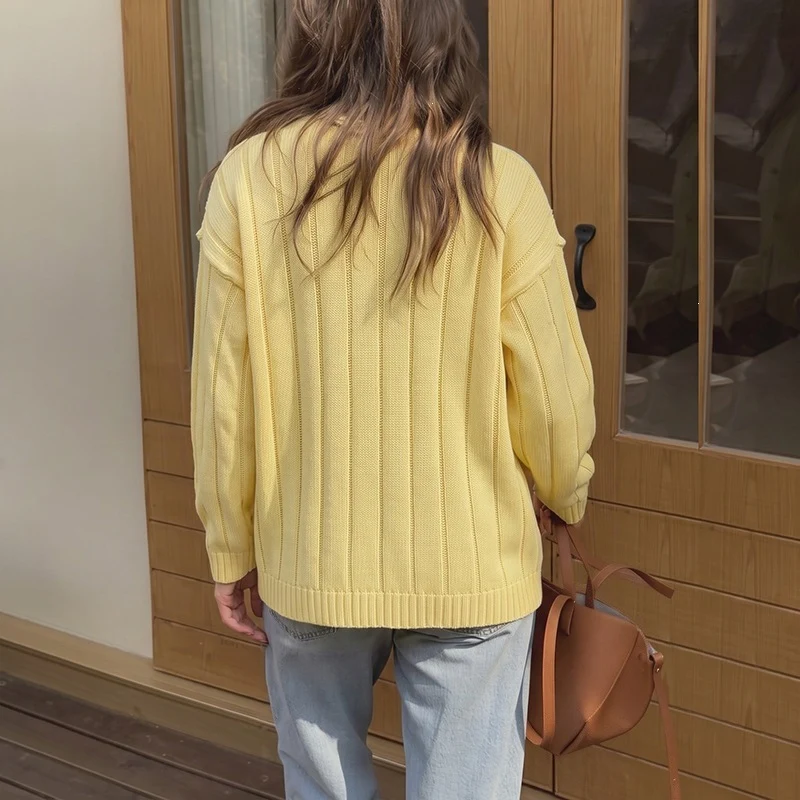 Damen Leichter Rippstrick-Cardigan mit Holzknöpfen und Oversize-Silhouette Nord Taschen