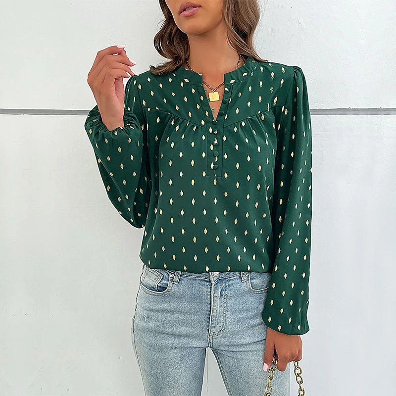 Damen Leichte Viskosebluse mit zartem Ikat‑Print, Stehkragen und dekorativer Knopfleiste Nord Taschen