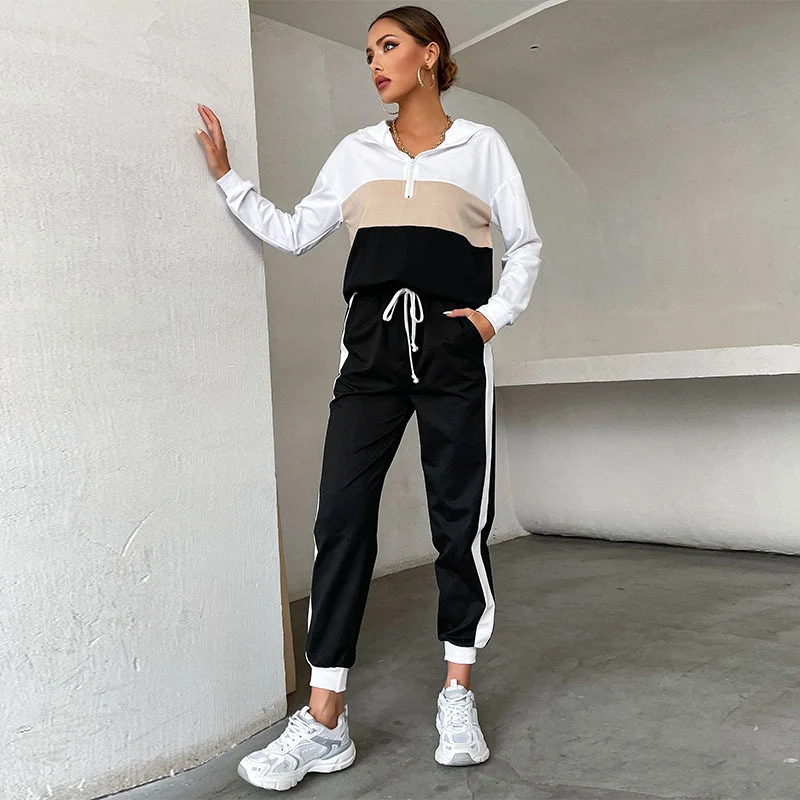 Damen Sportives Jogging-Set mit Kapuze, Tunnelzughose & Seitenstreifen Nord Taschen