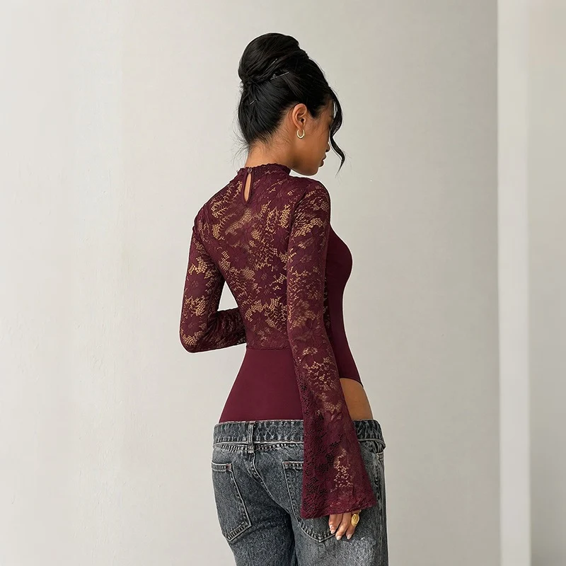 Damen Spitzen-Bodysuit mit Cut-Out, Carmen‑Optik und ausgestellten Trompetenärmeln Nord Taschen