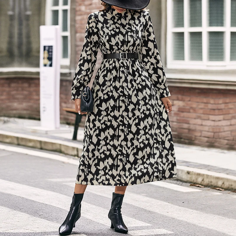Damen Midikleid mit animalinspiriertem Print, Stehkragen und taillierendem Gürtel Nord Taschen