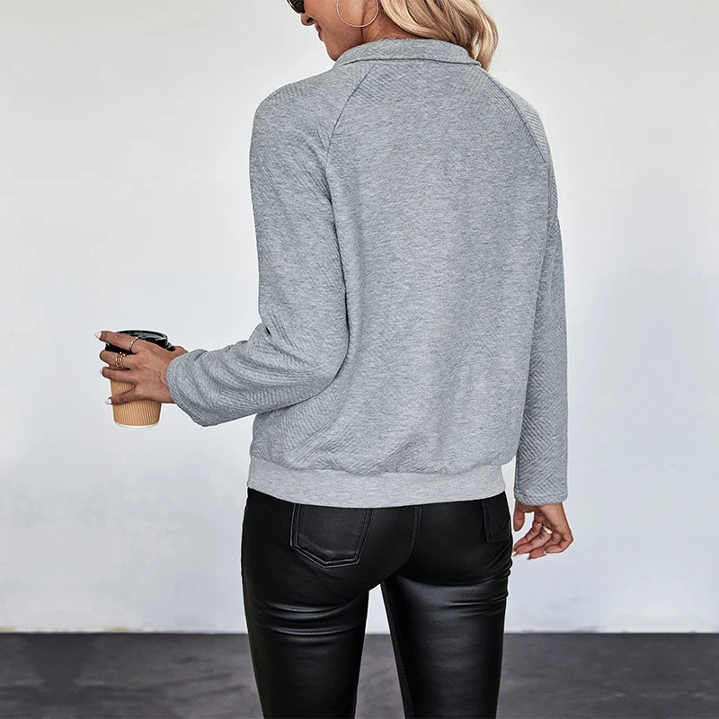 Damen Quilted-Sweatshirt mit Stehkragen, Druckknopfleiste und College-Print Nord Taschen