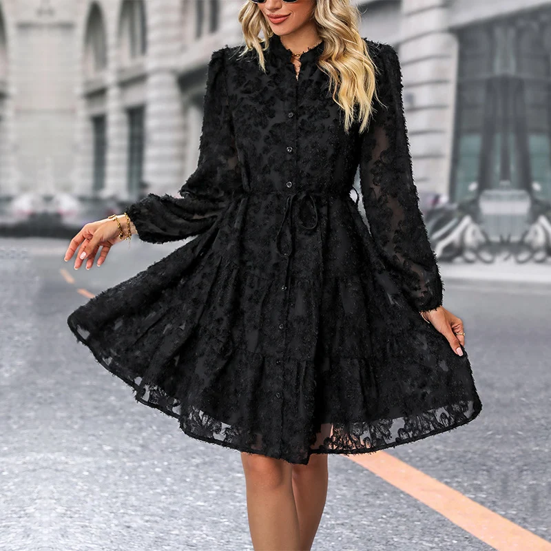 Damen Texturiertes Blusen‑Skaterkleid mit Volantstufen, durchgehender Knopfleiste und Taillenzug Nord Taschen