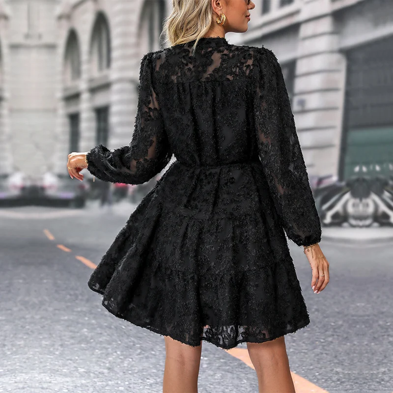 Damen Texturiertes Blusen‑Skaterkleid mit Volantstufen, durchgehender Knopfleiste und Taillenzug Nord Taschen