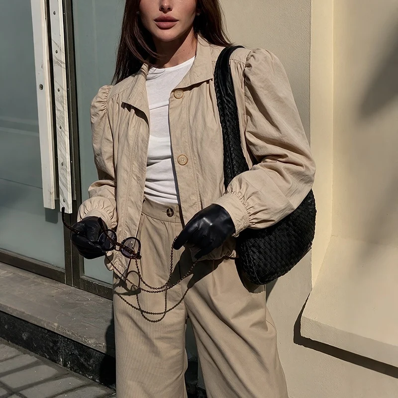 Damen Leichte Kurzjacke mit Ballonärmeln, Puffschultern & Gummizugsaum Nord Taschen
