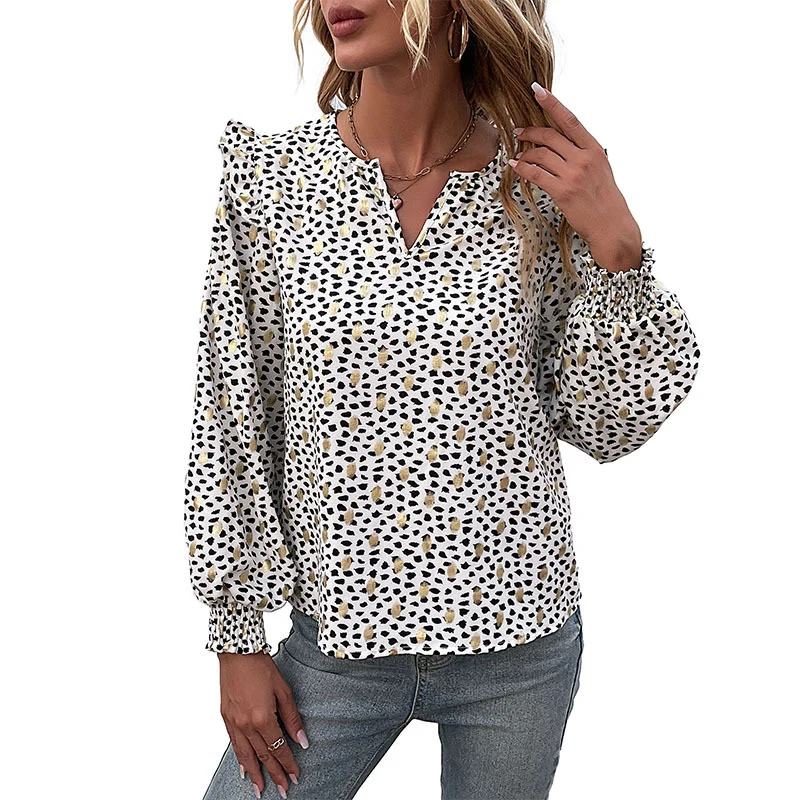 Damen Leichte Chiffonbluse mit gesmokten Ärmelbündchen, V‑Ausschnitt und feinem Animal‑Print Nord Taschen