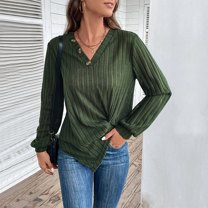 Damen Tailliertes Rippstrick-Longsleeve mit V‑Ausschnitt, Knopfleiste und Twist‑Knoten Nord Taschen