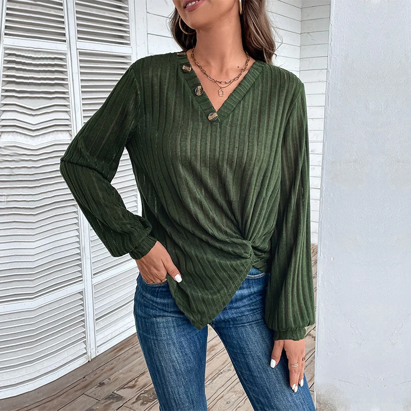 Damen Tailliertes Rippstrick-Longsleeve mit V‑Ausschnitt, Knopfleiste und Twist‑Knoten Nord Taschen