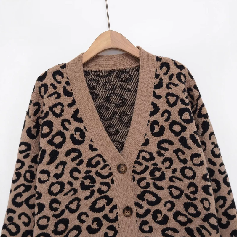 Damen Oversize-Strickcardigan mit Leoprint, V‑Ausschnitt und Knopfleiste Nord Taschen