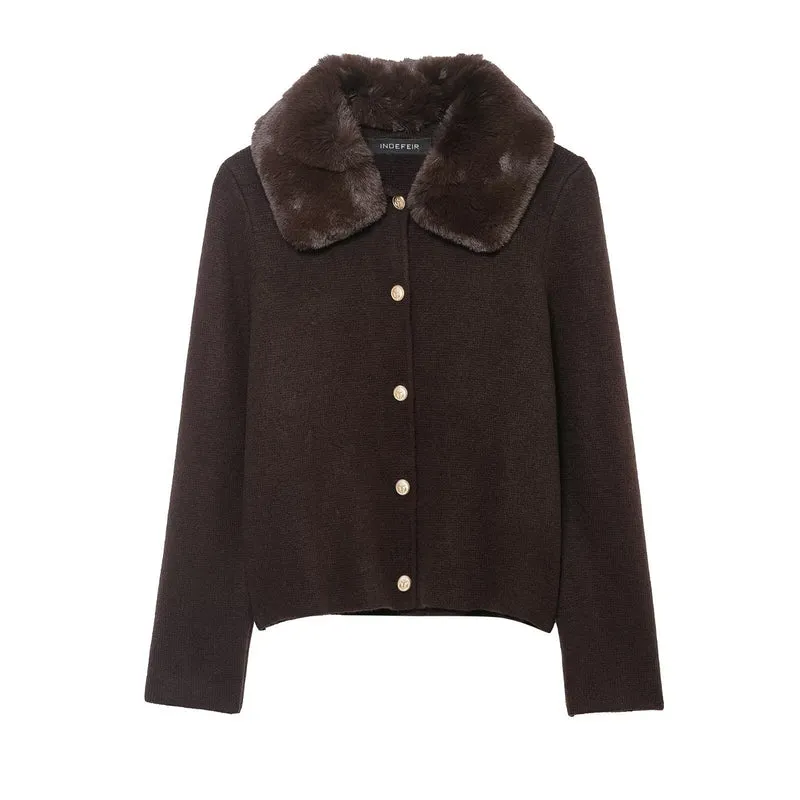 Damen Kurzgeschnittener Strickcardigan mit abnehmbarem Faux‑Fur‑Kragen Nord Taschen