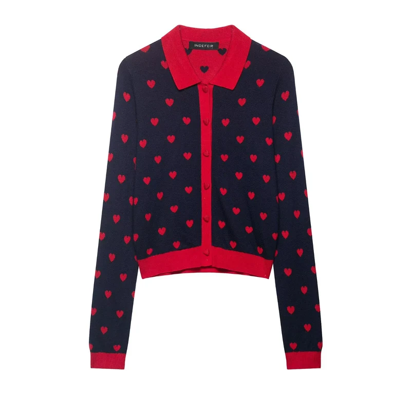 Damen Kurzgeschnittene Strickjacke mit Hemdkragen, Herzjacquard und Knopfleiste Nord Taschen