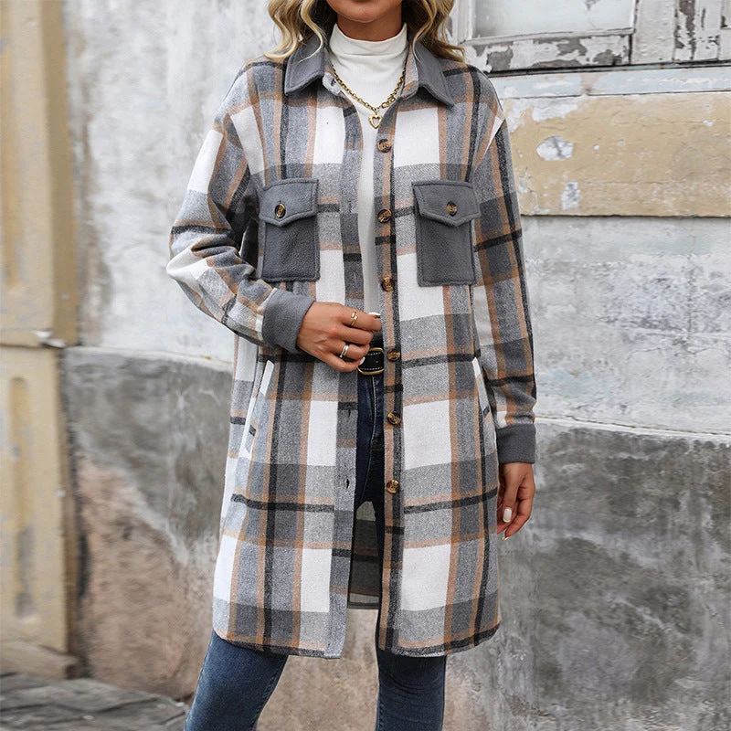 Damen Lange Überwurfjacke im karierten Flanell‑Look mit aufgesetzten Pattentaschen Nord Taschen