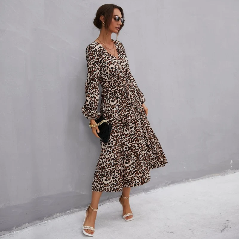 Damen Midikleid aus fließendem Viskose-Mix mit Leopardenmuster, V-Ausschnitt, Bindegürtel und Stufenrock Nord Taschen