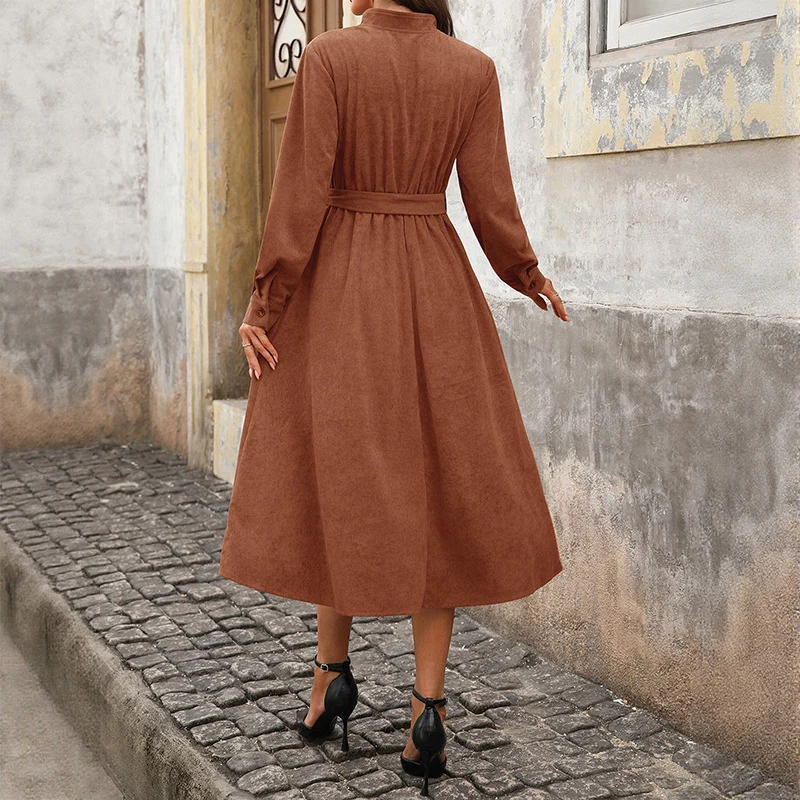 Damen Midikleid aus Cord mit V‑Ausschnitt, Knopfleiste, dreiviertelärmeln und Bindegürtel Nord Taschen