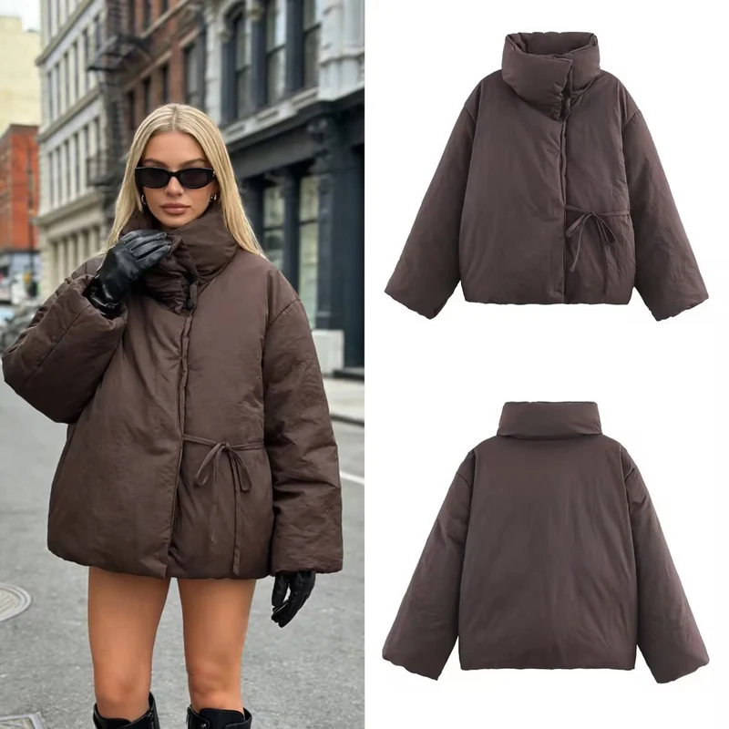 Damen Oversize-Steppjacke mit hohem Stehkragen und Taillengürtel Nord Taschen