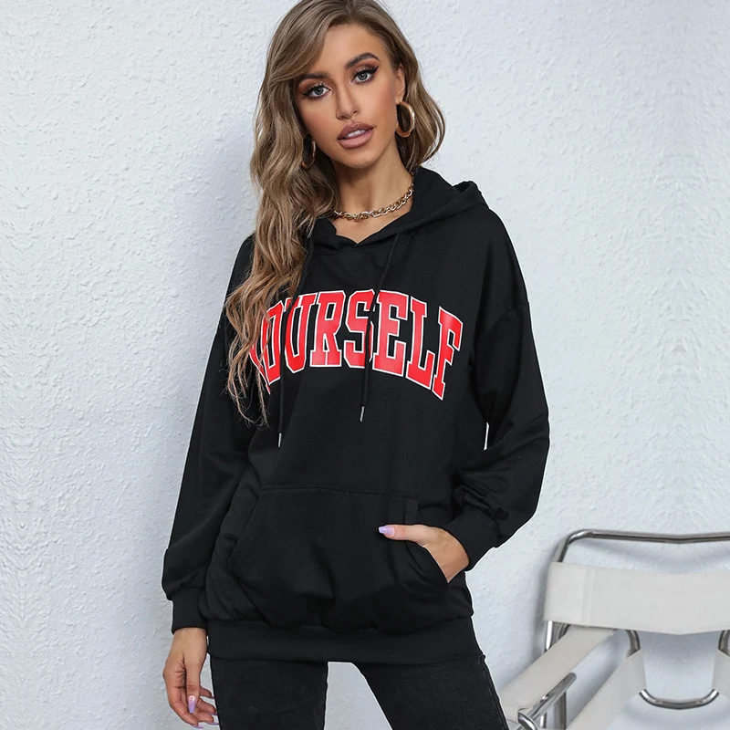 Damen Oversize-Kapuzenpullover im Collegestyle mit Kängurutasche und Front-Print Nord Taschen