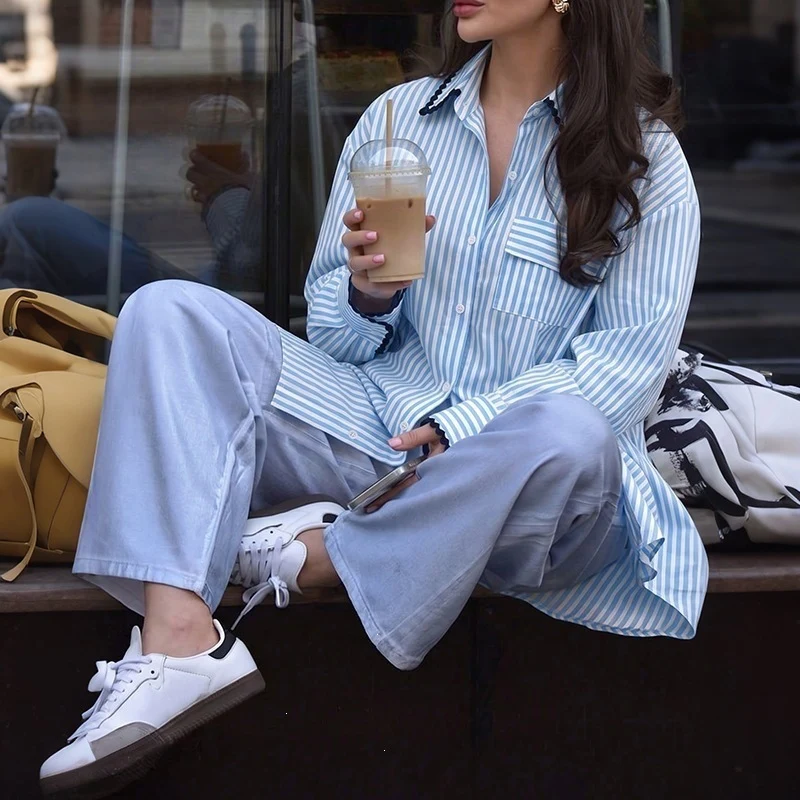 Damen Oversize-Hemdbluse mit feinen Streifen, Brusttasche und Zierborte Nord Taschen