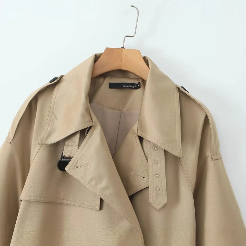 Damen Kurzer taillierter Doppelreiher-Trench mit Cape-Ärmeln und Bindegürtel Nord Taschen
