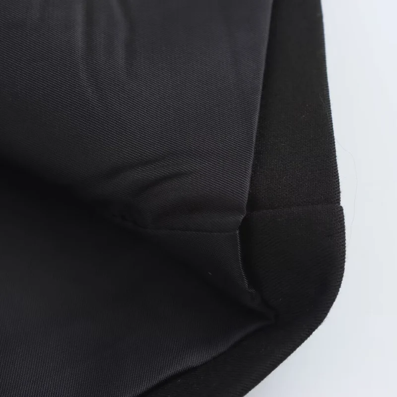 Damen Kurzer taillierter Blazer mit Reverskragen und minimalistischer Silhouette Nord Taschen