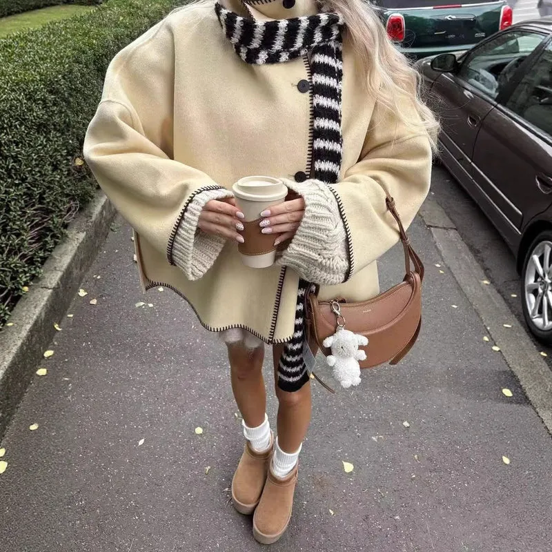 Damen Kurzer kastiger Mantel‑Cape mit Stehkragen und Kontrast‑Ziernaht Nord Taschen