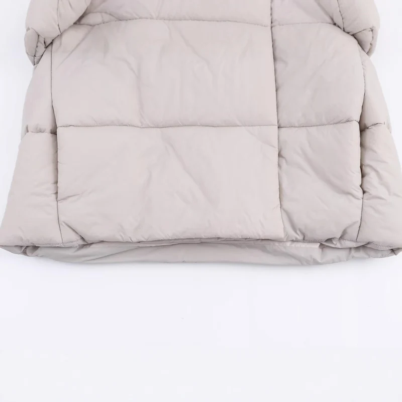 Damen Kurz geschnittene Oversize-Steppjacke mit hohem Wickelkragen und wattierter Fütterung Nord Taschen