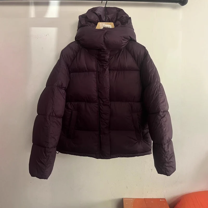 Damen Kurz geschnittene Oversize-Steppjacke mit hohem Kragen und Kapuze Nord Taschen
