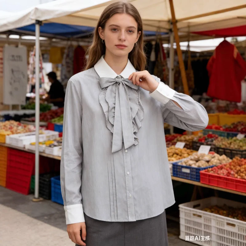 Damen Gestreifte Bluse mit Schleifenkragen, Rüschenfront und Kontrastmanschetten Nord Taschen
