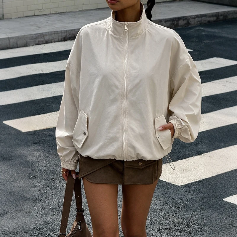 Damen Oversize Windjacke mit Stehkragen, Kordelzug und Pattentaschen Nord Taschen