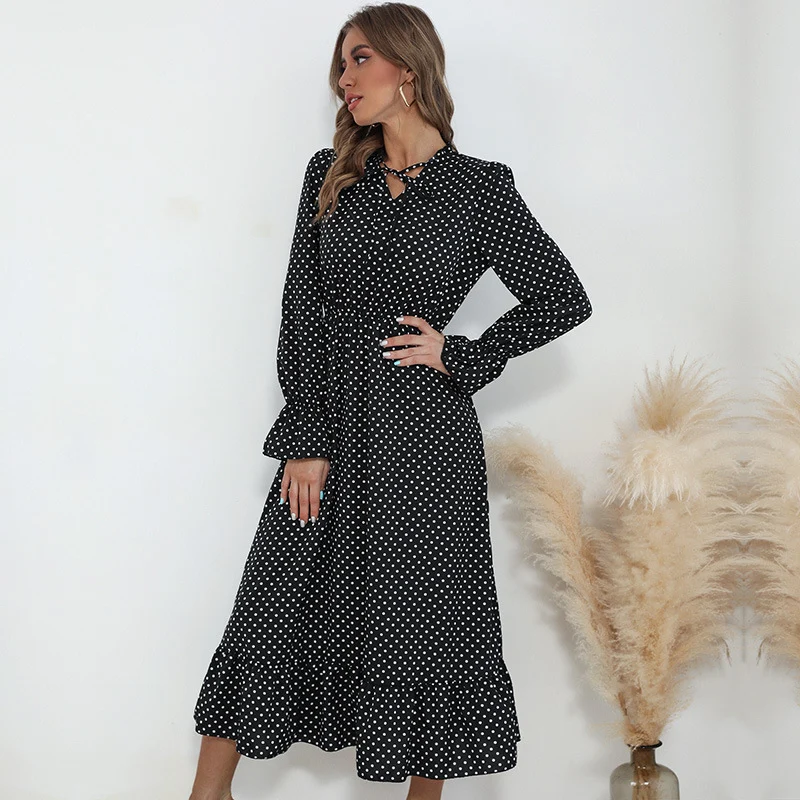 Damen Maxikleid mit Polka-Dot‑Print, geraffter Taille, Schleifenkragen und Volant-Saum Nord Taschen
