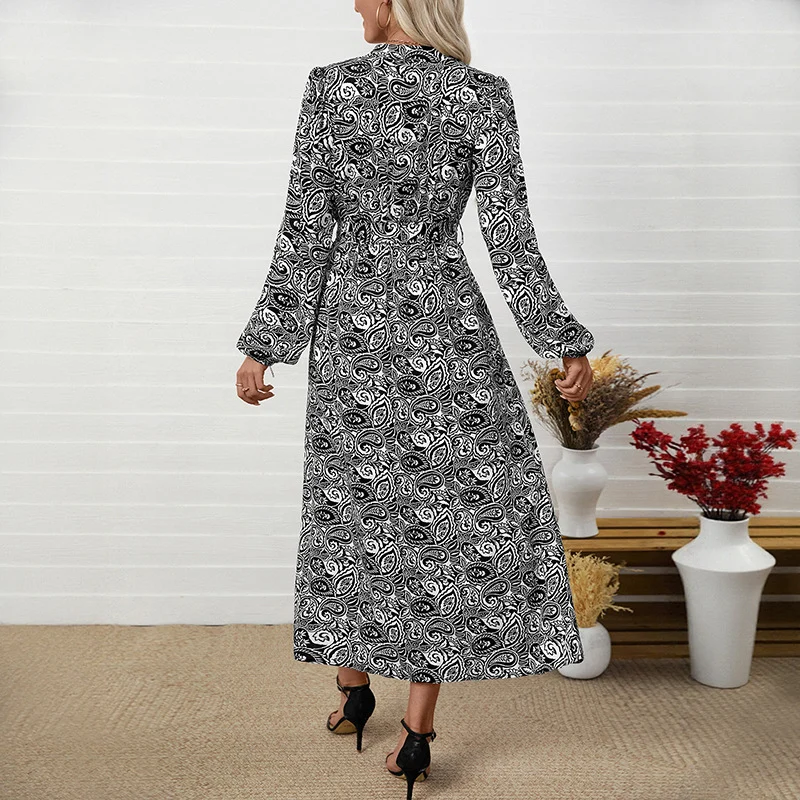 Damen Maxikleid mit Paisley-Print, V‑Ausschnitt, Taillenbindegürtel und langen Ärmeln Nord Taschen