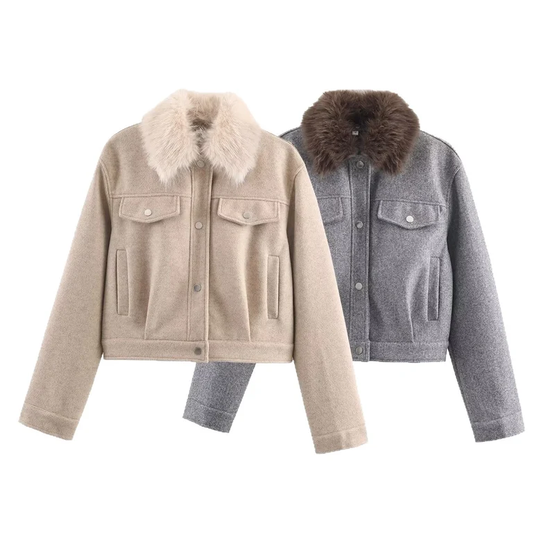 Damen Kurze Wolljacke mit voluminösem Fellkragen, Druckknopf‑Front und aufgesetzten Brusttaschen Nord Taschen