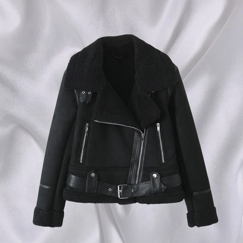 Damen Kurz geschnittene Lammfellimitat-Bikerjacke mit asymmetrischem Reißverschluss, Gürtel und Teddyfutter Nord Taschen
