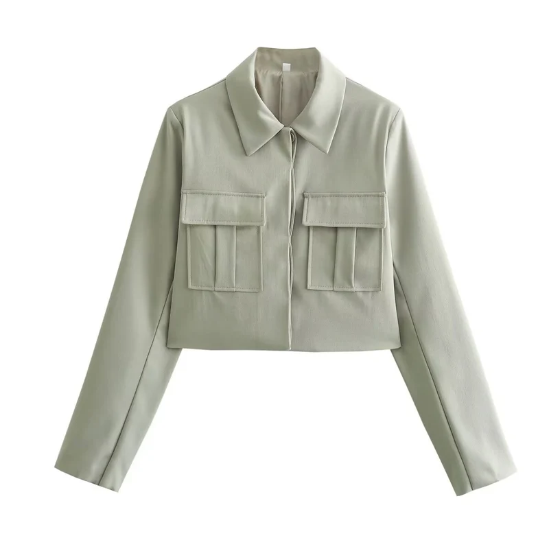 Damen Kurz geschnittene Kunstlederjacke im Fieldstil mit Hemdkragen und doppelten Pattentaschen Nord Taschen
