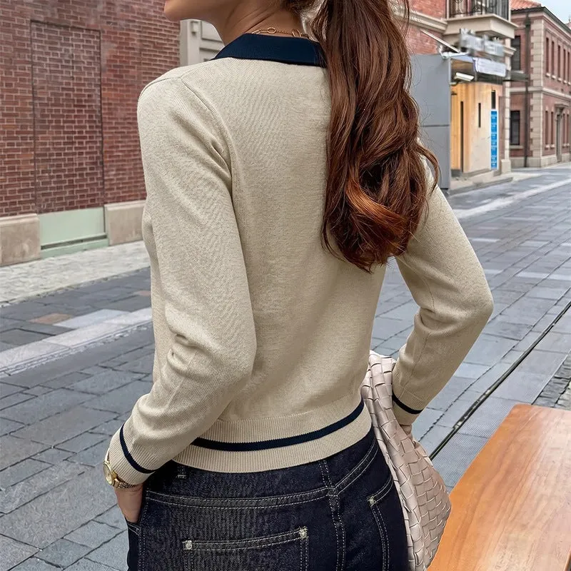 Damen Feiner Polokragen-Strickpullover mit Knopfleiste, Kontrastkragen und gestreiften Bündchen Nord Taschen