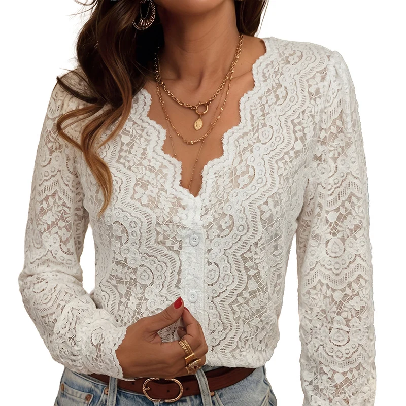Damen Feine Spitzenbluse mit gezacktem V‑Ausschnitt, transparenter Allover‑Spitze und Knopfleiste Nord Taschen