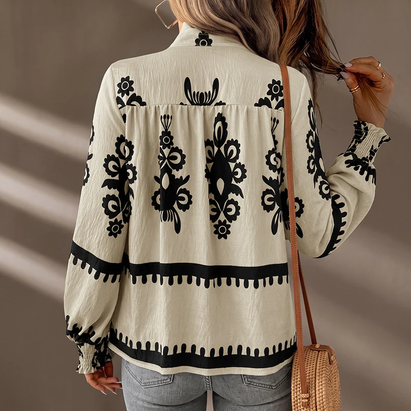 Damen Lockeres Blusenshirt mit Folklore‑Print, Rüschenkragen und Smok‑Ärmelbündchen Nord Taschen