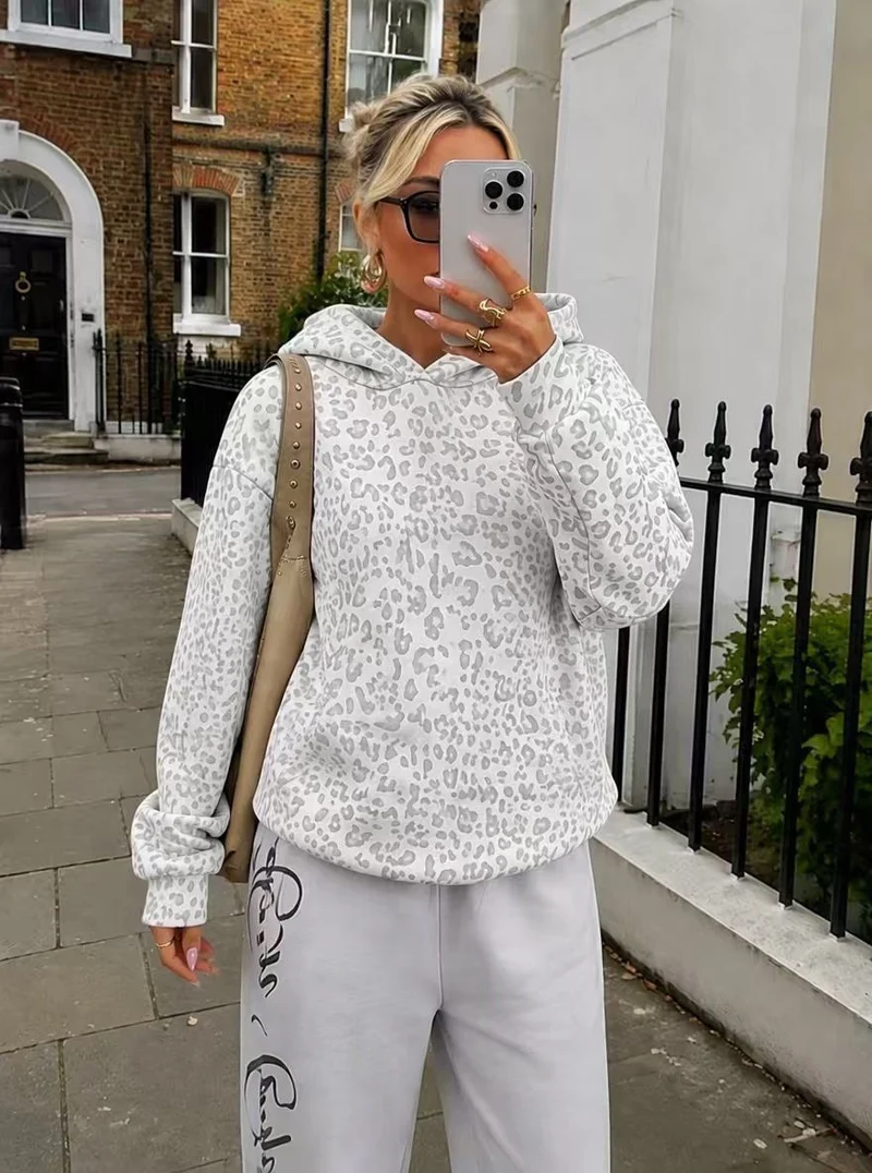 Damen Lockerer Kapuzenpullover im Leoprint mit Oversize-Schnitt Nord Taschen
