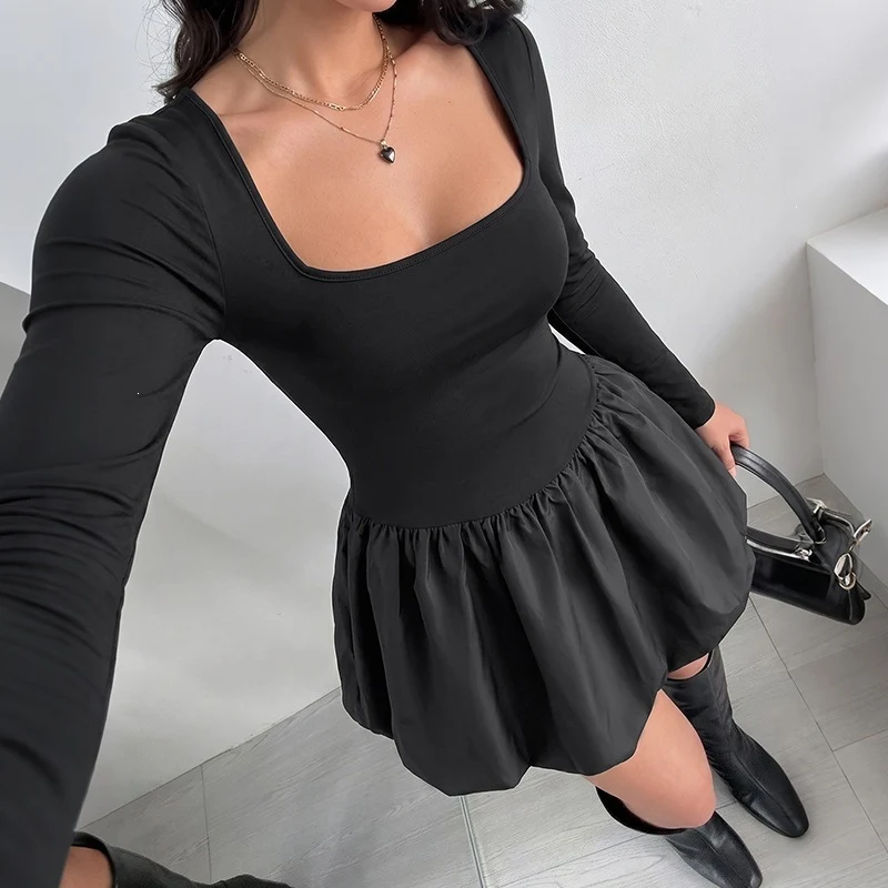 Damen Enganliegendes Minikleid mit quadratischem Ausschnitt, taillierter Silhouette und Ballonrock Nord Taschen