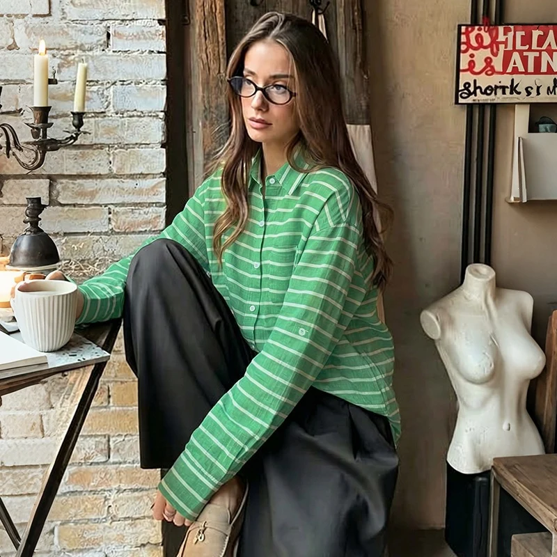 Damen Lässige Leinenoptik-Hemdbluse mit Streifen, Oversize-Schnitt und Brusttasche Nord Taschen