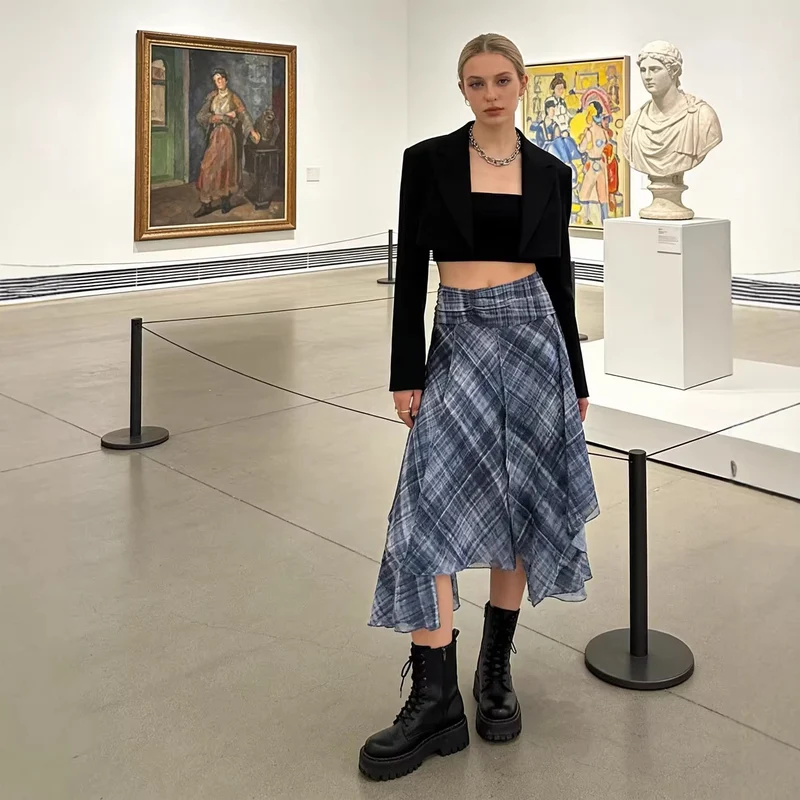 Damen Asymmetrischer Lagenrock mit hohem Falzgürtel und kariertem Chiffon Nord Taschen