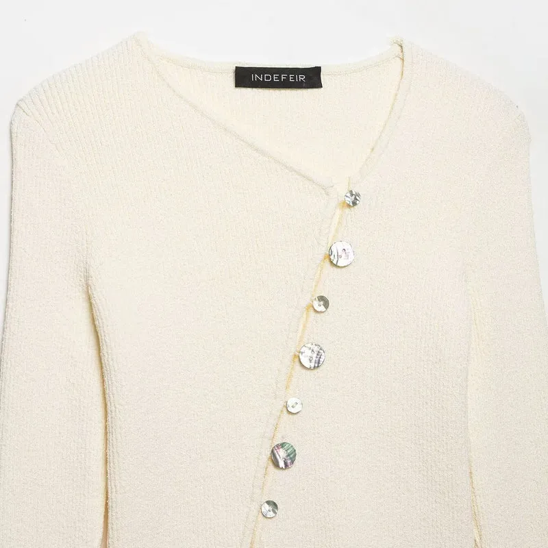 Damen Asymmetrische Bouclé-Strickjacke mit V-Ausschnitt und dekorativer Knopfleiste Nord Taschen