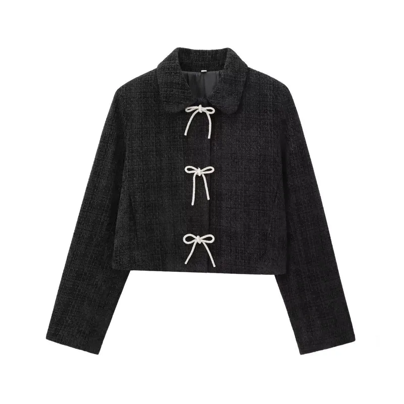 Damen Kurze Bouclé‑Tweed‑Jacke mit Peter‑Pan‑Kragen und dekorativen Schleifenverschlüssen Nord Taschen