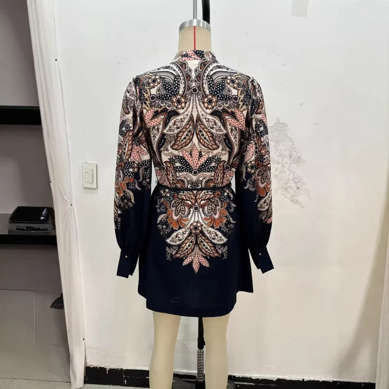 Damen Gemustertes Tunika-Kleid mit Bindegürtel, Stehkragen und Ballonärmeln Nord Taschen