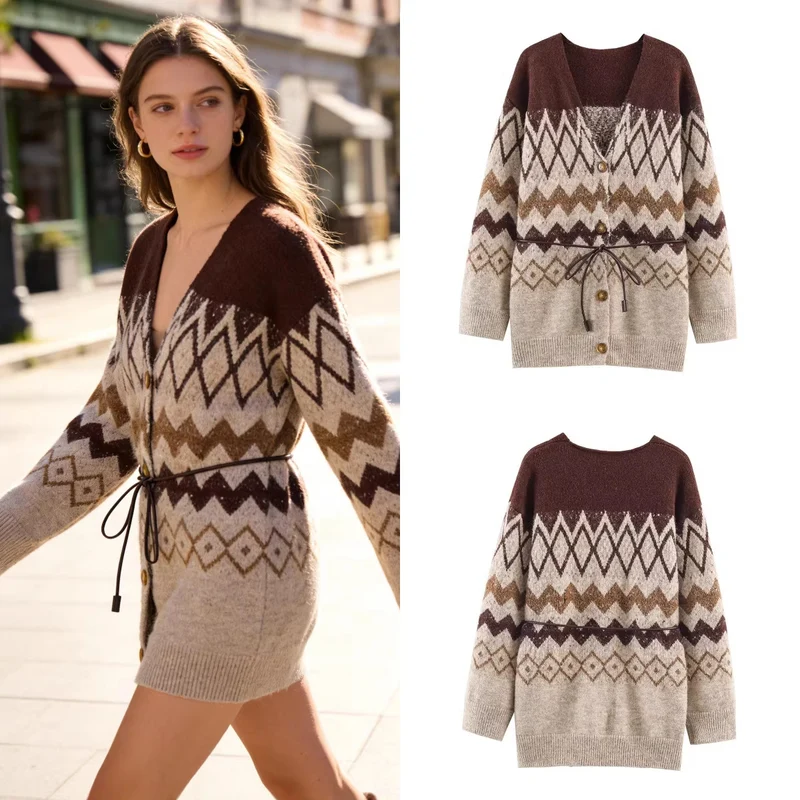 Damen Gemusterte Strickcardigan mit V-Ausschnitt, Knopfleiste und Taillenband Nord Taschen