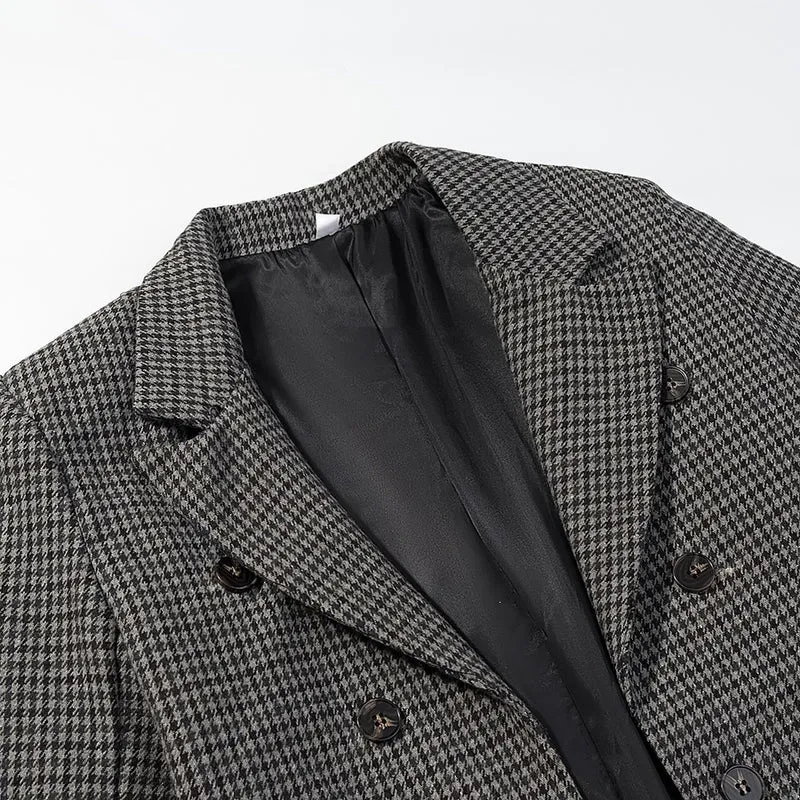 Damen Gehrock‑inspirierter Hahnentritt‑Blazer mit Cutaway‑Saum und doppelreihiger Knopfleiste Nord Taschen