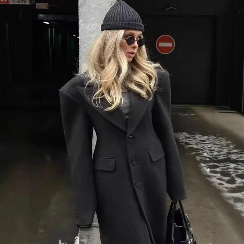 Damen Longline Wollmix-Mantel mit markantem Revers, taillierten Abnähern und Pattentaschen Nord Taschen