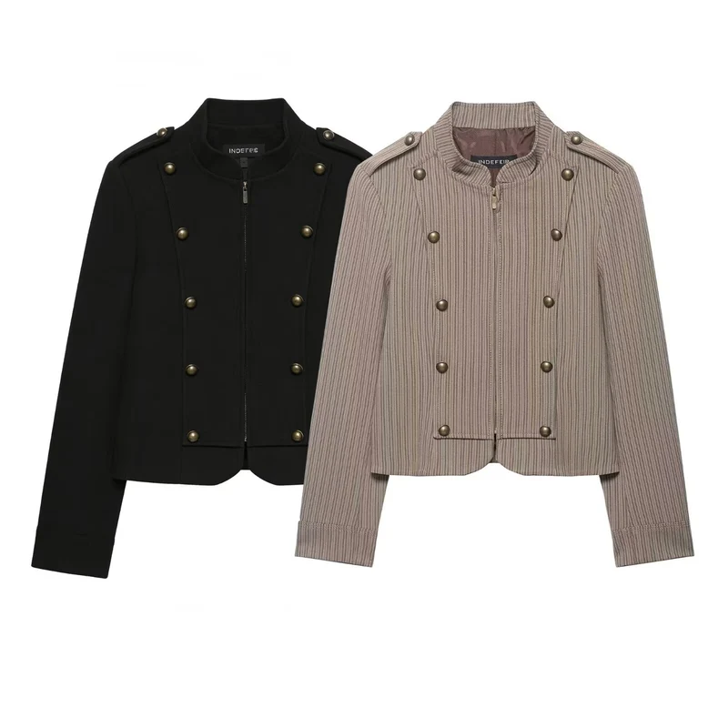 Damen Kurzblazer im Military‑Stil mit Stehkragen und Zierknöpfen Nord Taschen