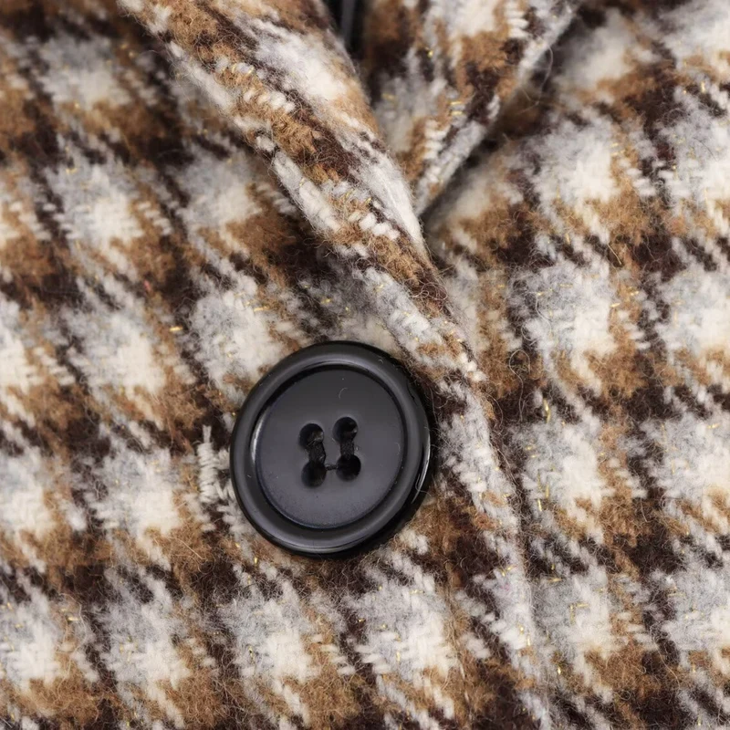 Damen Lang geschnittener Karo-Mantel aus Wollmix mit taillierter Silhouette, Reverskragen und Pattentaschen Nord Taschen