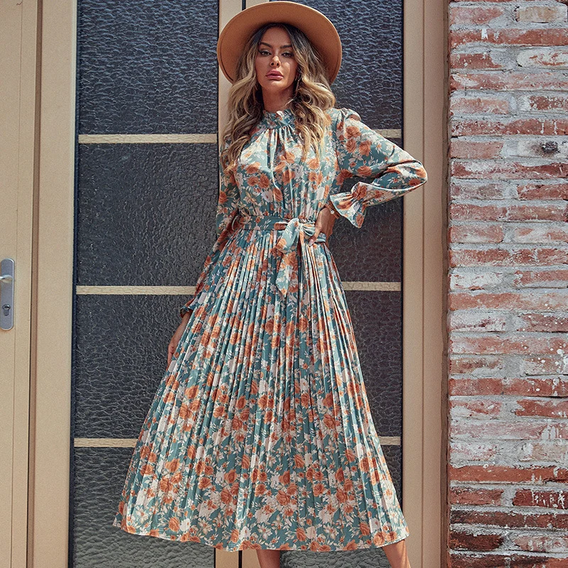 Damen Elegantes Plisseekleid mit Blumenprint, Raffung am Kragen und Bindegürtel Nord Taschen