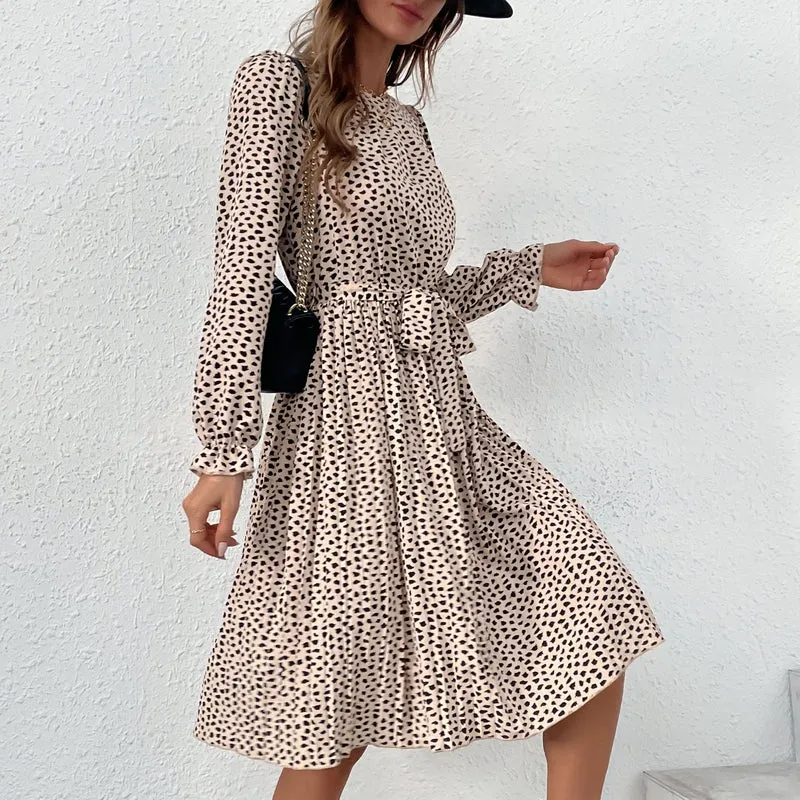 Damen Elegantes Plissee‑Midikleid mit Taillenschärpe, gerafften Puffärmeln und A‑Linie Nord Taschen